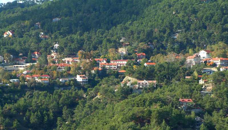 platres village in the forest